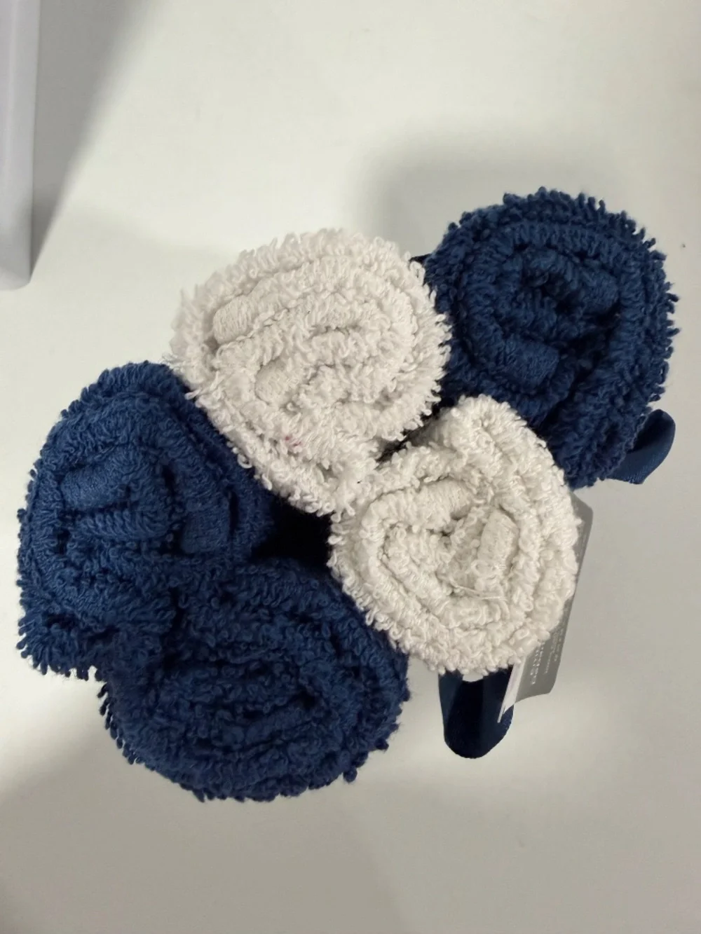 Home Collection White Blue Wash Cloths x 5 Embroidered